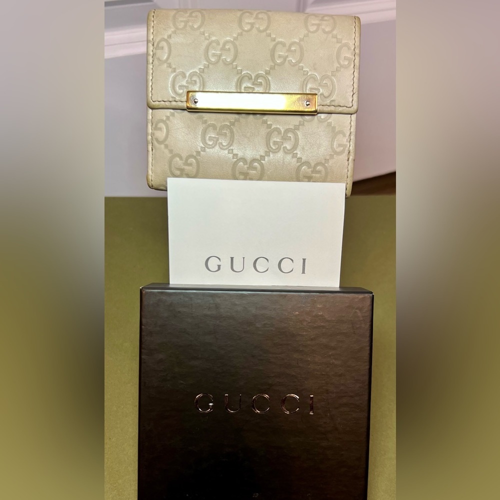 Gucci Beige Monogram Wallet with box
